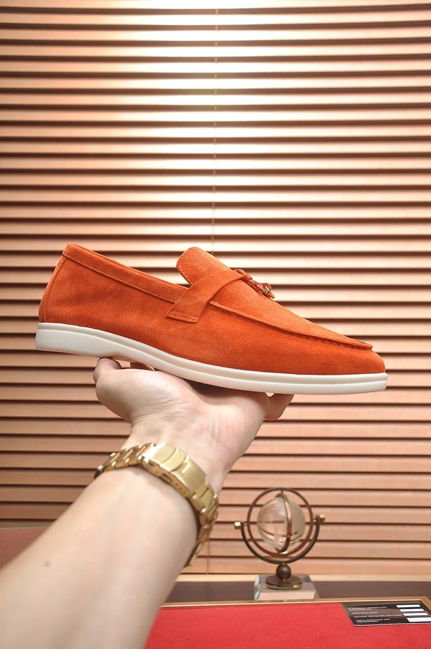 Men's shoes 💰400💶[𝐥𝐨𝐫𝐨 𝐏𝐢𝐚𝐧𝐚] [Couple model] High-end quality, affordable price, LP classic loafers, Italian treasure brand, the only brand that can match Hermès! Only after wearing it do we know that we can’t live up to our feet. Women’s code: 35-40 (customized sizes 34, 41, 42 are non-returnable) Men’s code: 38-44 (customized 45, 46, 47, 48 are non-refundable) Fabric: Customized imported cashmere Lining: Customized imported fetal cowhide Foot: Imported benzene-dyed calfskin Outsole: Exclusive original glass rubber outsole